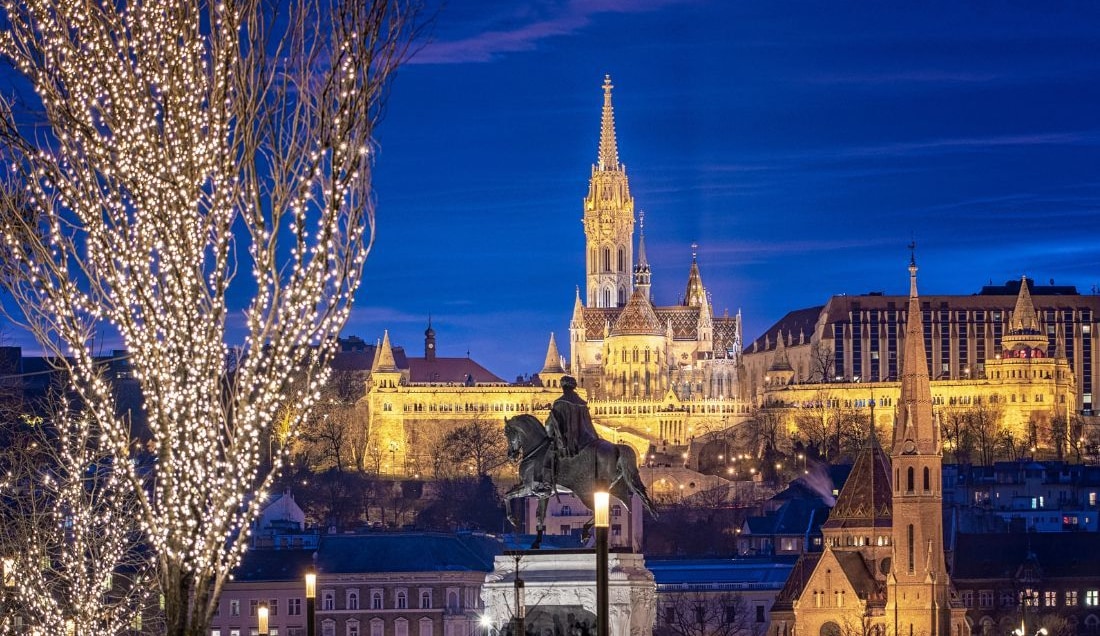 Experience the festive lights of Budapest