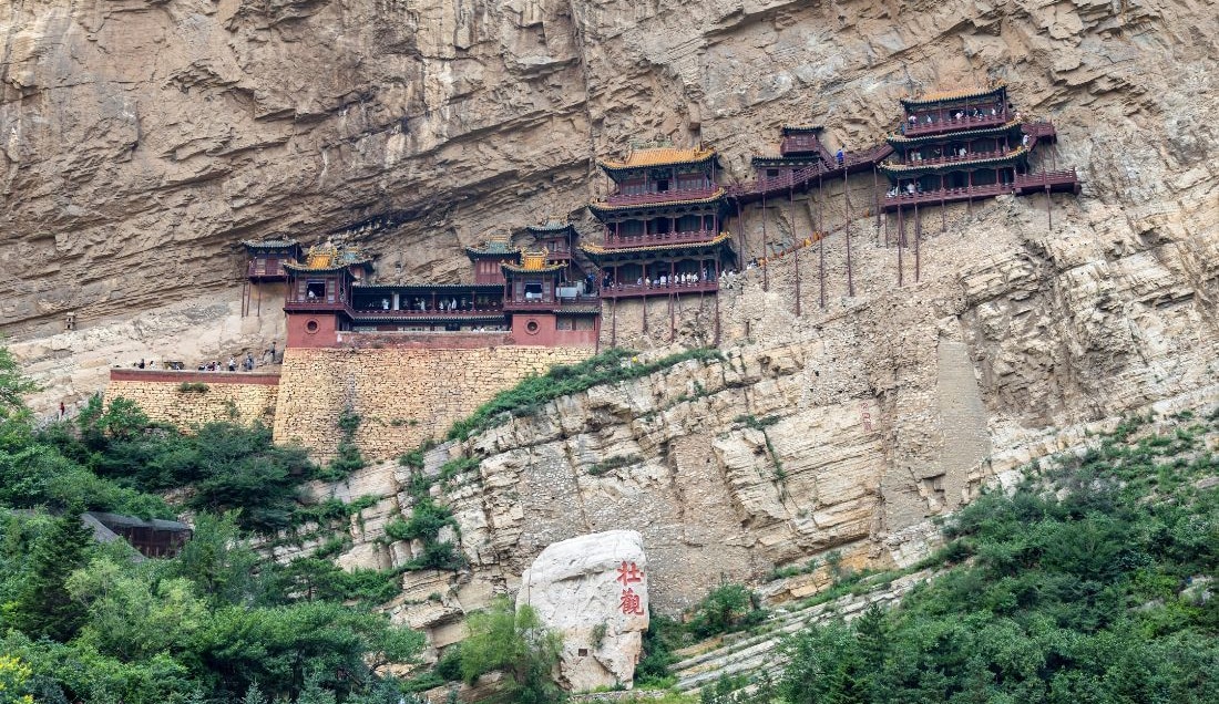 Discover the historic Hanging Temple.
