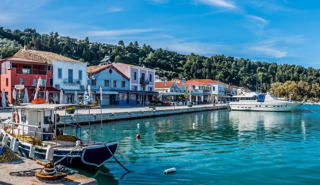 Discover the charming Greek seaside village of Kefalonia